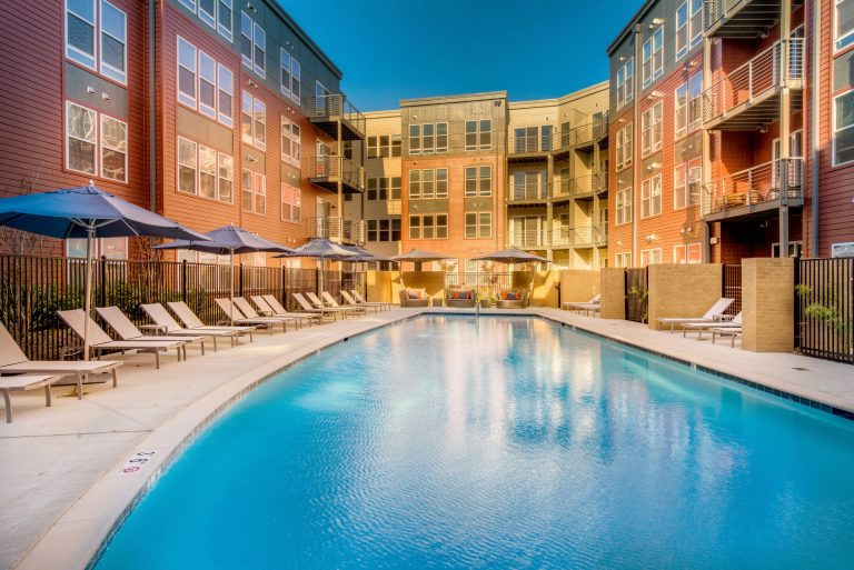 617ae93f87c950.58583384524 768x513